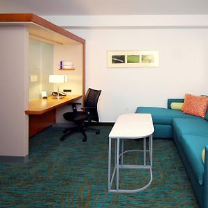 Queen Studio Mobility or hearing accessible